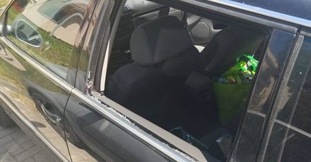 Przypadkowo zatrzasnął auto, w środku była jego 9-miesięczna córeczka. Liczyła się każda minuta
