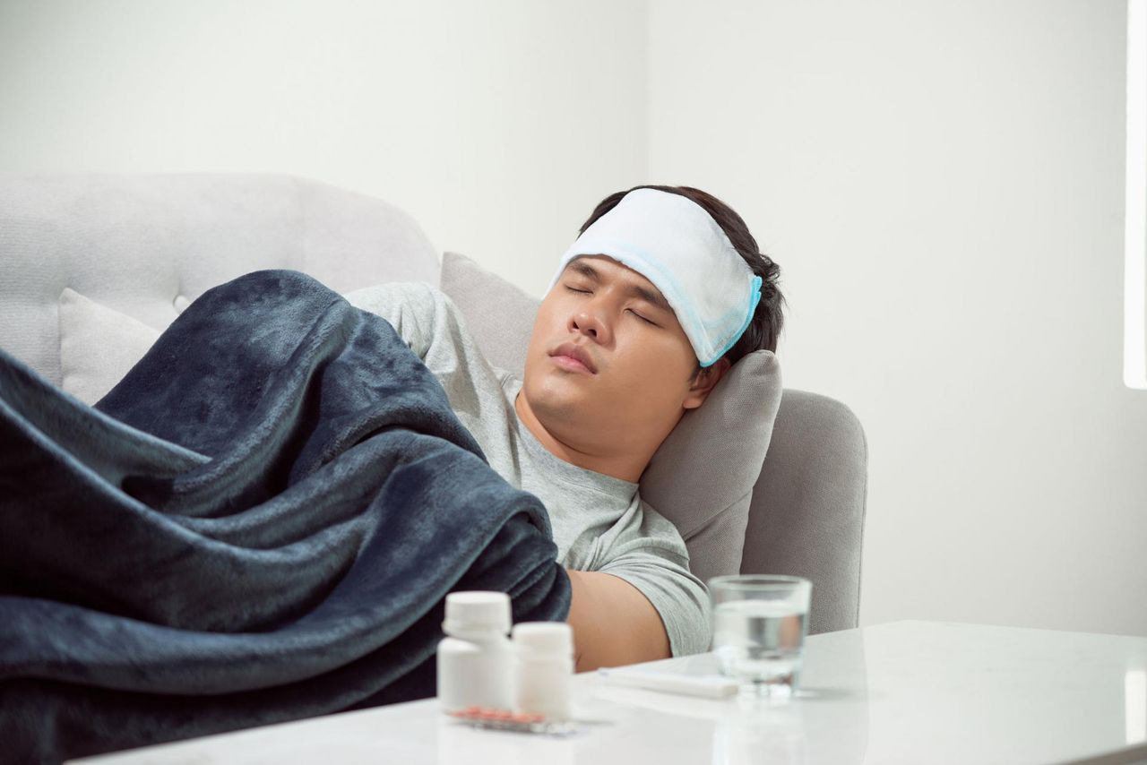 Powikłania po grypie - grupy ryzyka, objawy, zapalenie płuc, zespół Guillaina-Barrego, Zespół Ray'a