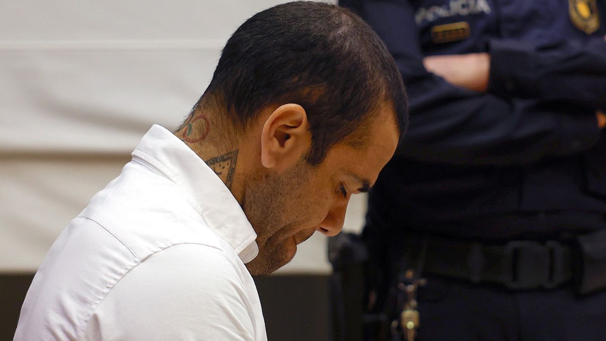 PAP / EPA/ALBERTO ESTEVEZ / POOL  / Dani Alves w czasie procesu