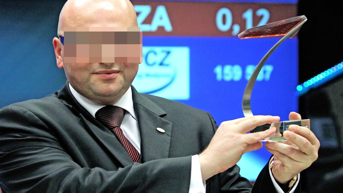 Warszawa, 01.08.2011. Prezes PCZ Romuald Ś. podczas debiutu spółki na rynku NewConnect