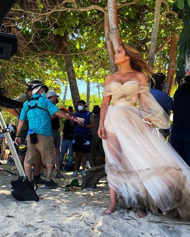 Jennifer Lopez w sukni ślubnej