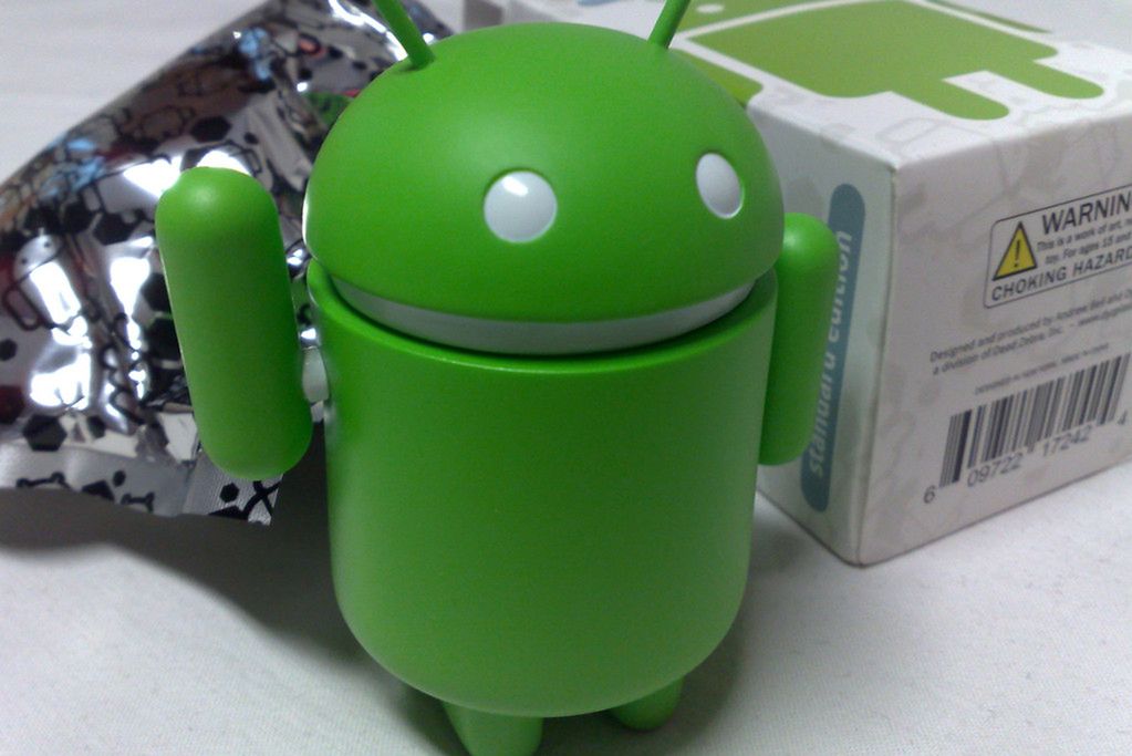 Google łata usterki w nowym Androidzie, który póki co mało kogo obchodzi