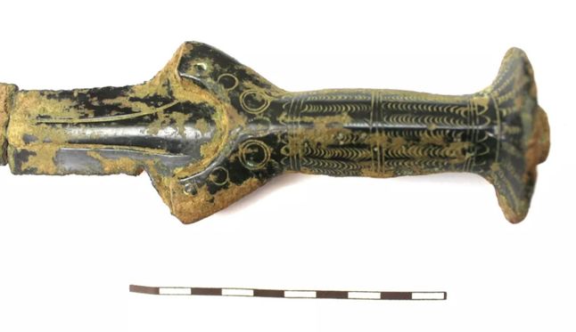 Miecz z brązu odnaleziony w czeskim lesie
