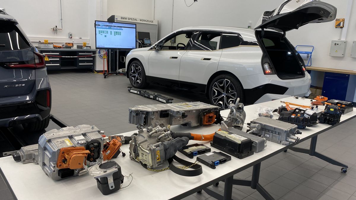 Podzespoły samochodu elektrycznego