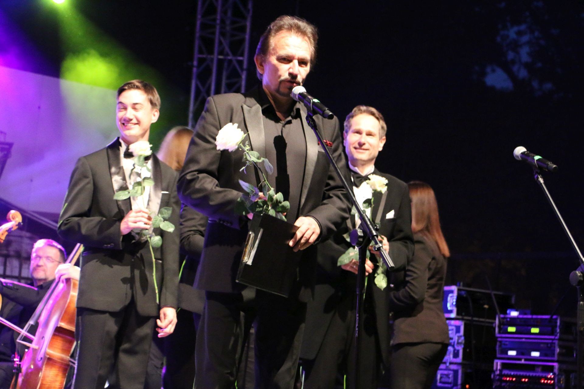 Wielka Gala Tenorów 2025. Dziesięciu tenorów na scenie w Ciechocinku