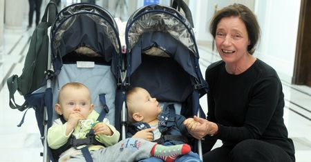 Barbara Sienkiewicz została mamą w wieku 60 lat. Aktorka zdradziła w końcu, kto jest ojcem jej dzieci!