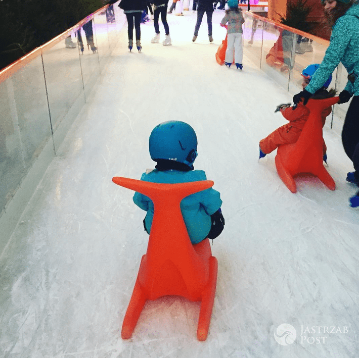 Sonia Bohosiewicz z dzieckiem na lodowisku na Stadionie Narodowym - Instagram