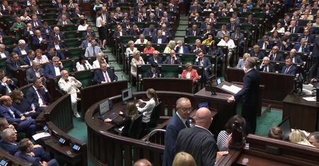 “Oszukiwaliście Polaków przez trzy miesiące”. Sejmowa debata ws. dodatku węglowego