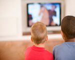 Telewizor nie przegrywa z komputerem walki o uwagę najmłodszych