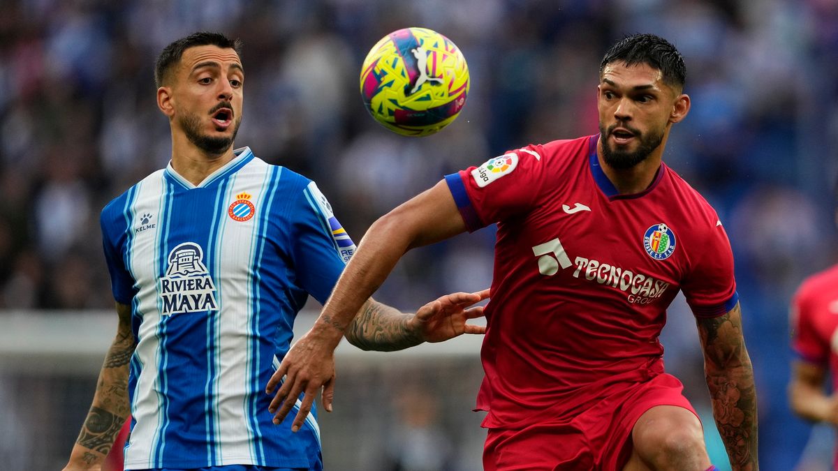 PAP/EPA / Alejandro Garcia / Na zdjęciu: Piłkarze podczas meczu Espanyol - Getafe.