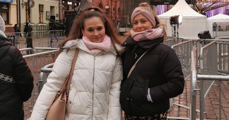 Od 8:30 stoją w kolejce na Sylwestra z Polsatem. "Inaczej to sobie wyobrażałyśmy"