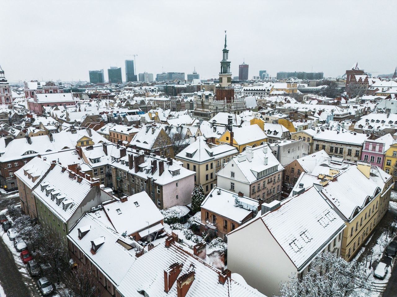 Poznań: Oto klimatyczne zdjęcia z zaśnieżonego centrum miasta