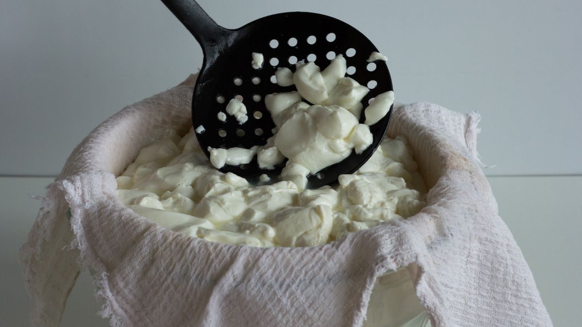 Domowy twarożek z jogurtu greckiego