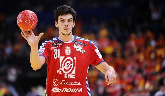 Petar Nenadić w koszulce reprezentacji Serbii / fot. Norbert Barczyk (PRESS FOCUS)