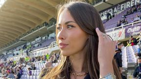 Piłkarz nie mógł oderwać od niej wzroku. Piękna dziennikarka robi furorę we Włoszech