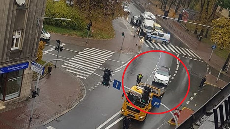 Tesla zablokowała skrzyżowanie