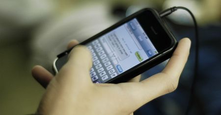 Mniej luk, ale więcej zagrożeń. Szczególnie w mobile
