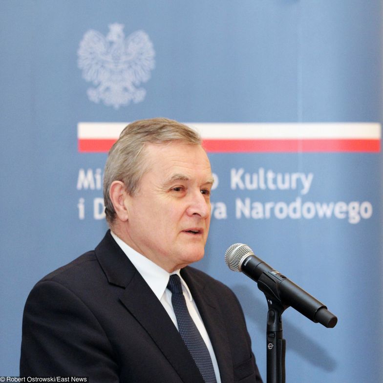 Ministerstwo chciało nagrodzić okrągłą suma, a ostatecznie trochę ją uszczupliło podatkiem