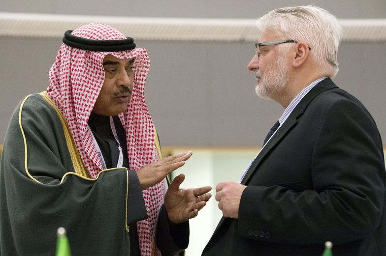 05.04.2017, Bruksela. Szef MSZ Kuwejtu Sabah Al Khalid Al Sabah rozmawia z W. Waszczykowskim.