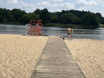 W piątek, 20 czerwca rozpoczyna się sezon kąpielowy nad Stawem Górnym w Pionkach. Zobacz jakie atrakcje czekają