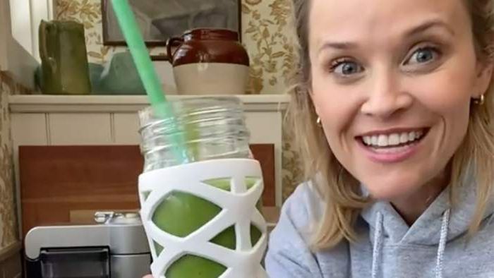 Reese Witherspoon poleca zielony koktajl na śniadanie