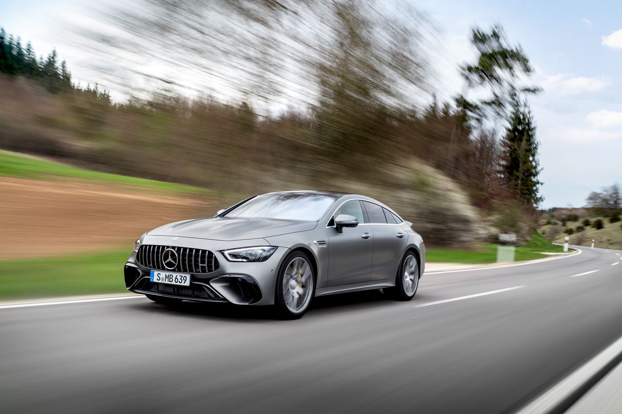 Mercedes-AMG GT 4-door Coupe przeszedł mały lifting. Nie wszystkie zmiany widać od razu