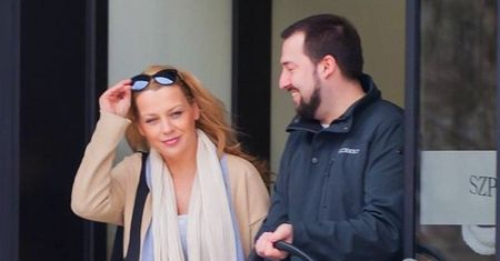 Pierwsze zdjęcia Jana i Anety Kuroniów z dzieckiem. Para opuściła szpital