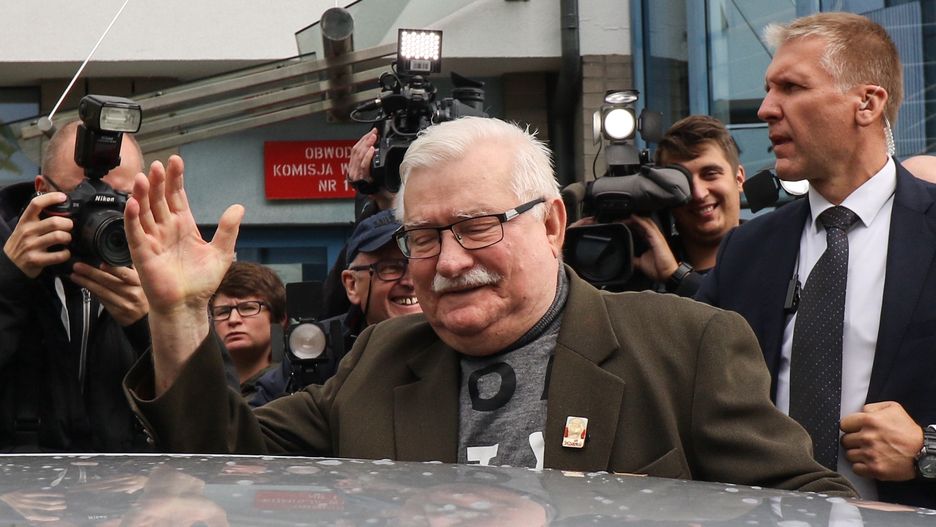 Koronawirus. Polska. Lech Wałęsa ubolewa nad utratą okazji do zarobienia pieniędzy za granicą