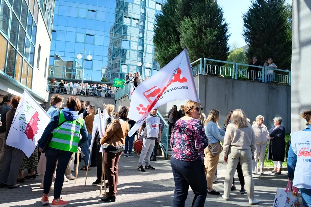 Strajk ostrzegawczy pracowników ZUS w Lublinie