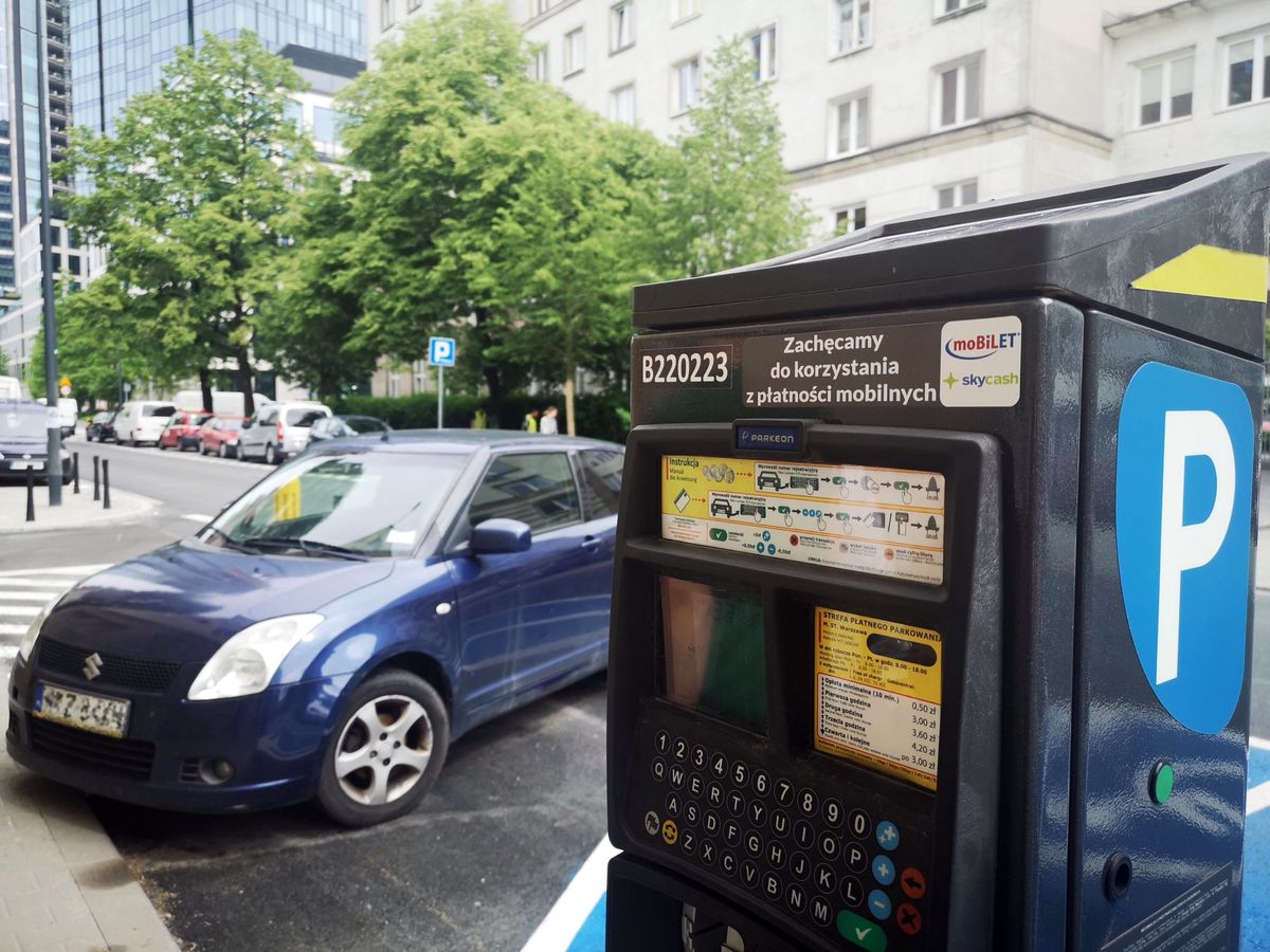 Warszawa. ZDM zachęca stołecznych kierowców do mobilnych płatności