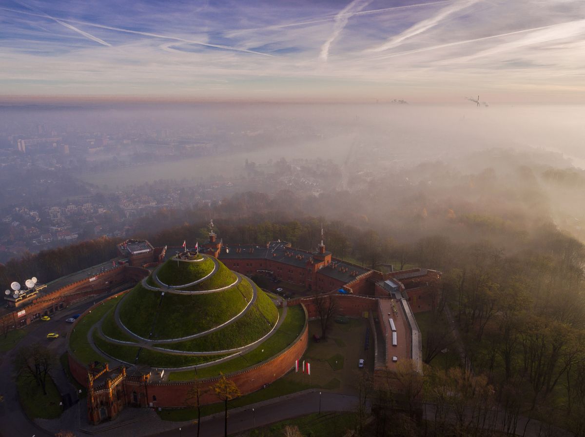 Smog nad Krakowem - zdjęcie z drona