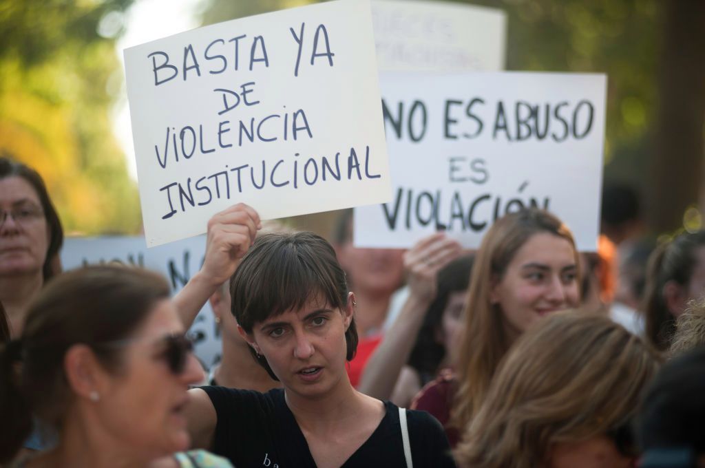 Protesty w Hiszpanii trwają. Wyrok sądu ws. zbiorowego gwałtu na 14-latce