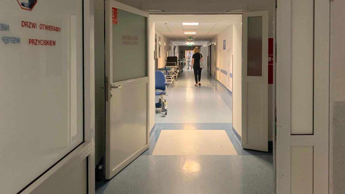 Szpital Biela�ski
Warszawa,10.10.2024. Korytarz w Szpitalu Biela�skim w Warszawie, 10 bm. (az/zkoc) PAP/ Albert Zawada
Albert Zawada
fot pnp, foto pnp, fotopnp, fotpnp, ilustracja, ilustracje, korytarz, medycyna, ochrona zdrowia, opieka medyczna, plac�wka medyczna, pnp, szpital, Szpital Biela�ski im. ks. Jerzego Popie�uszki, szpitalna, ul. Ceg�owska 80, zdrowie