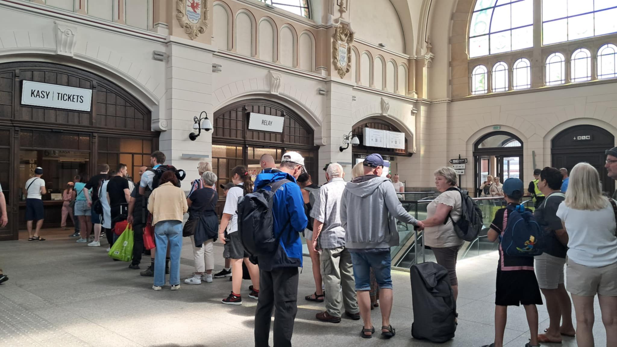 Do kas ciągnęły sie kolejki 
