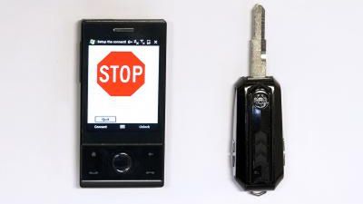 Inteligentny klucz do auta powstrzyma od używania komórki 1