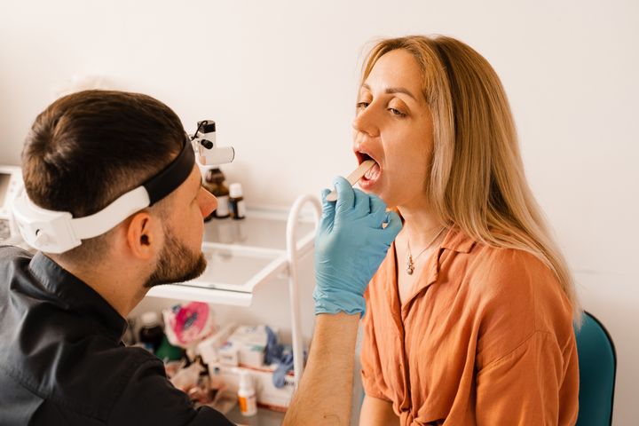 Erytroplakia jamy ustnej to zmiana pokrewna do leukoplakii
