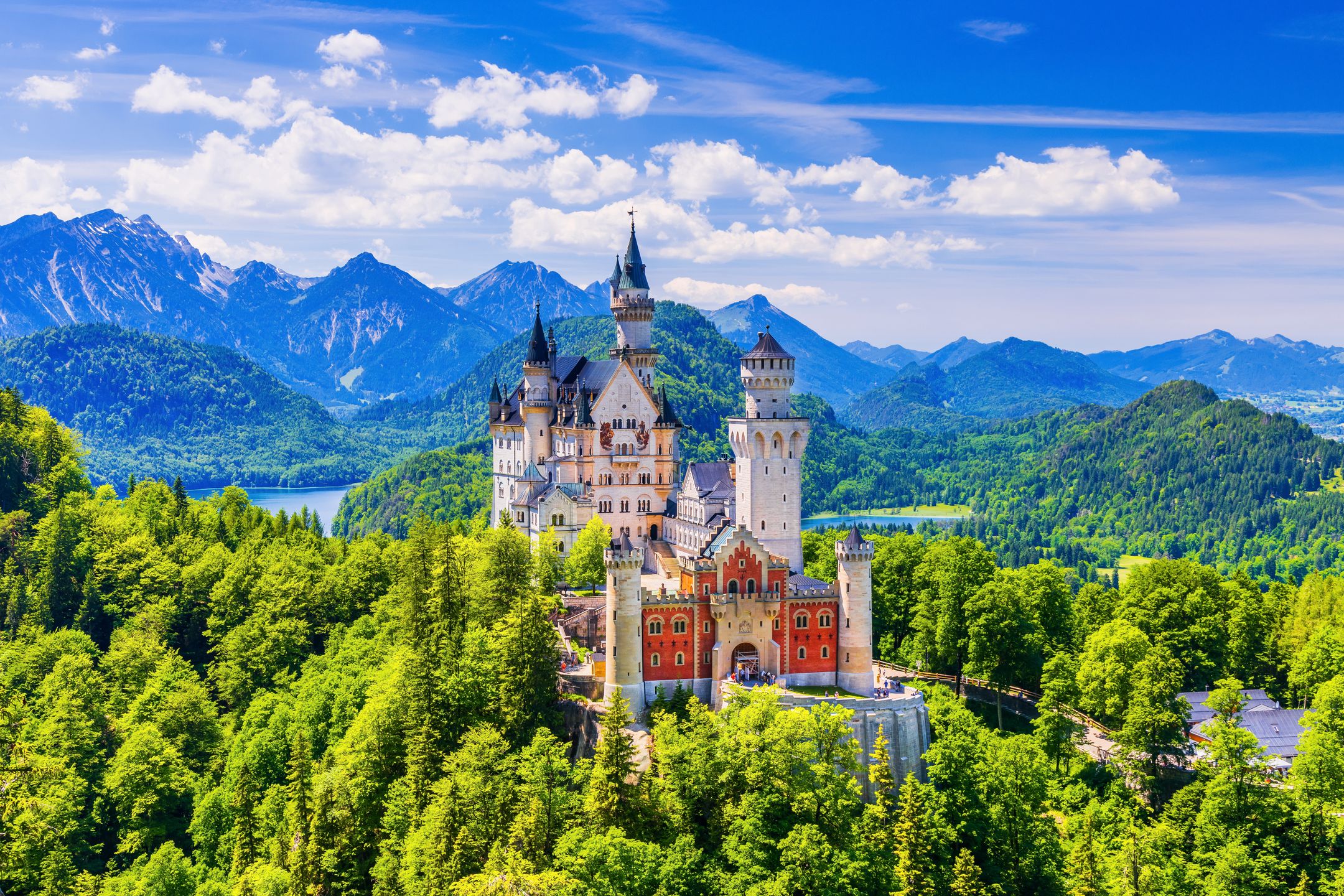 Zamek Neuschwanstein to jedna z czołowych atrakcji Bawarii