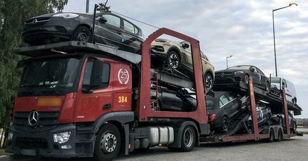 Kara za nieprzerejestowanie auta - od 200 do 1000 zł. Dilerzy zwolnieni z opłat za nowe pojazdy