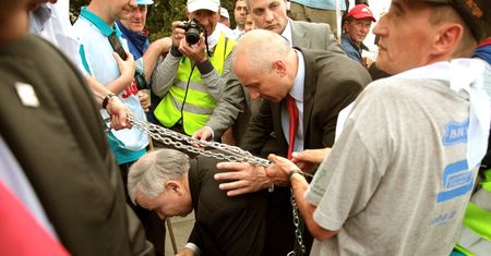 Solidarność zablokowała posłów. Zlitowali się