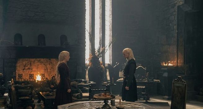 Biogram Emmy D’Arcy na polskiej Wikipedii zmieniano już 50 razy. Powód: zaimki