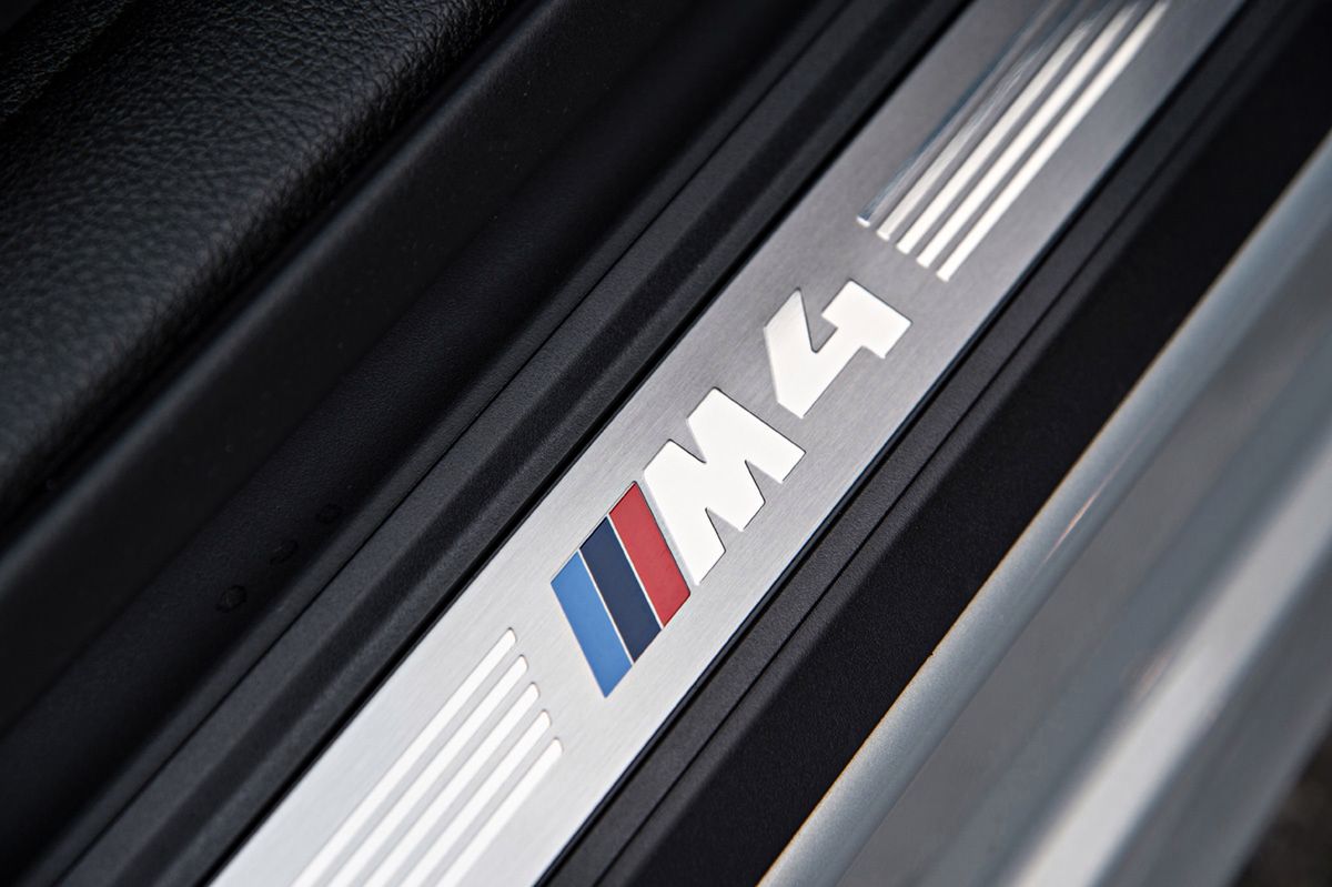 Ogromna galeria zdjęć z kabrioletem BMW M4 84