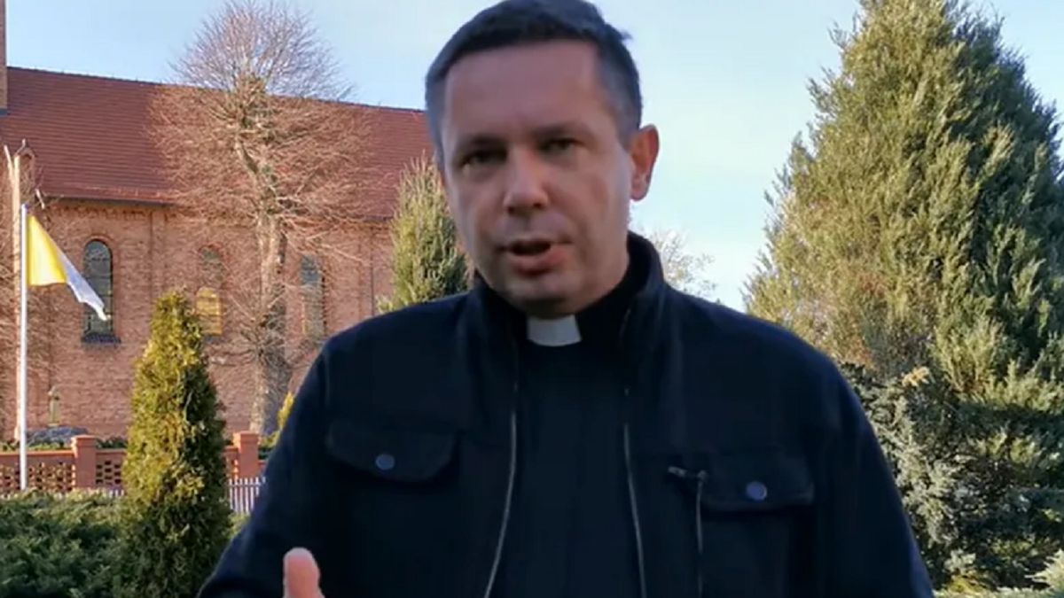 Ksiądz znalazł to w kościele. "Zabroniona jest agitacja wyborcza"