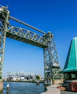 Rotterdam zdemontuje część mostu dla Jeffa Bezosa. Holendrzy w szoku