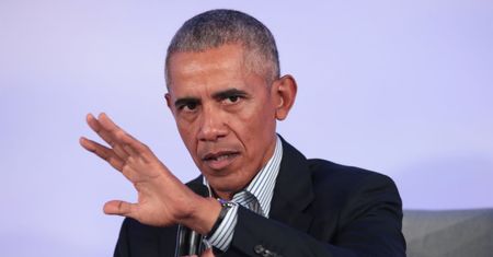 Koronawirus. Obama krytykuje działania Trumpa. "Chaotyczna katastrofa"