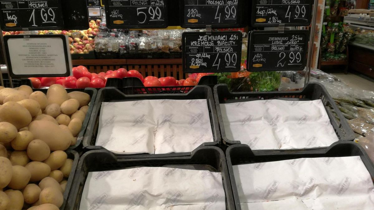 Piotr i Paweł walczy z brakami towarów. Sieć zapewnia, że niebawem uzupełni braki