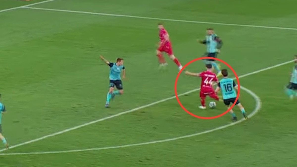 Twitter / Canal+ Sport / Noah Diliberto przypieczętował zwycięstwo Widzewa