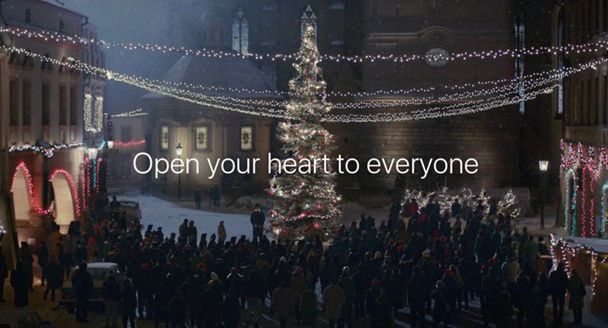 "Frankie’s Holiday" - świąteczna reklama Apple (wideo)