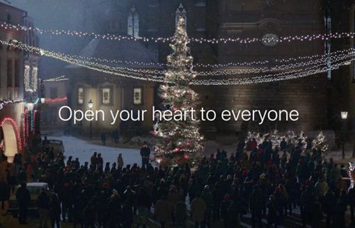 "Frankie’s Holiday" - świąteczna reklama Apple (wideo)