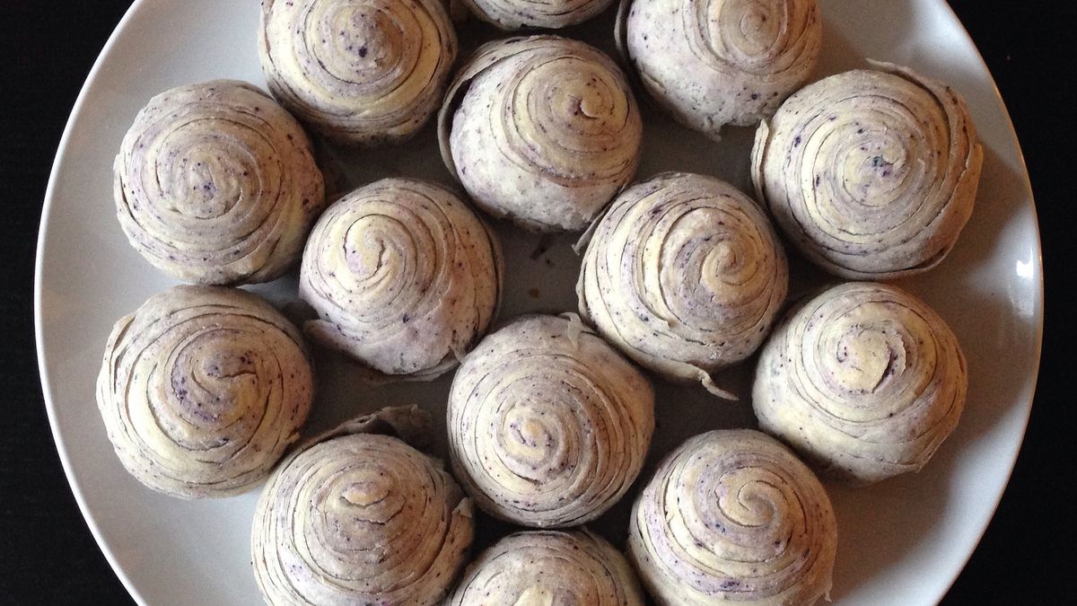 Gotowane taro (kolokazja jadalna) bez dodatku soli