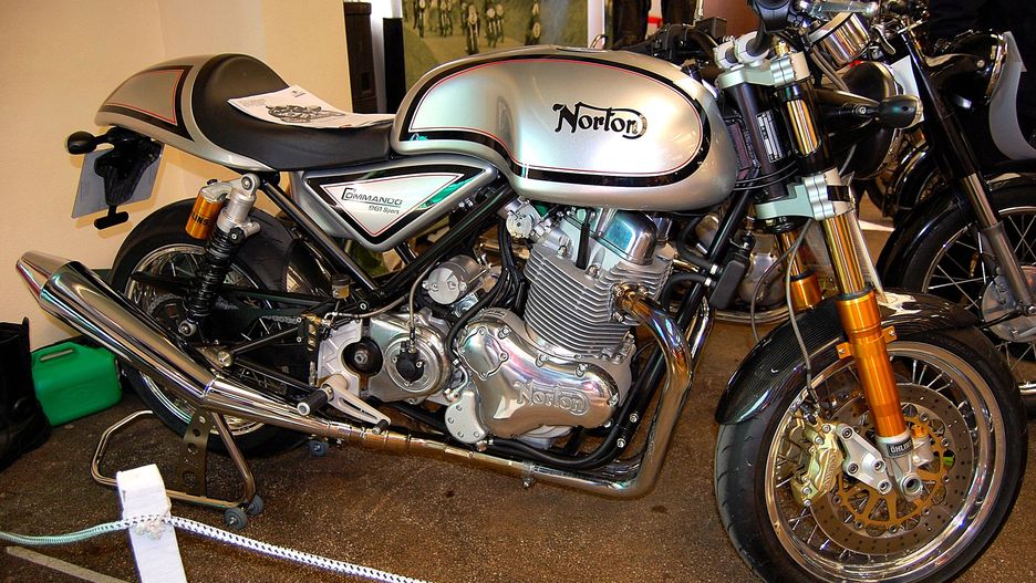 Norton Commando 961